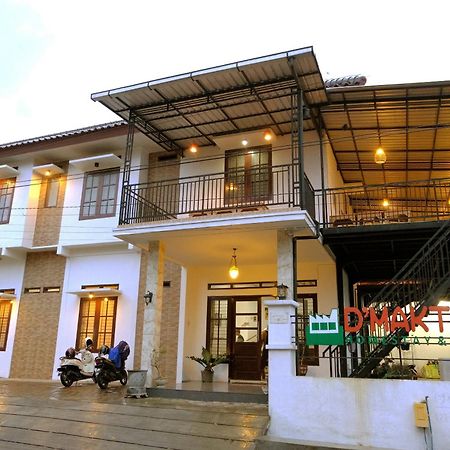 Oyo 350 D' Maktab Homestay Syariah Malang Exteriör bild