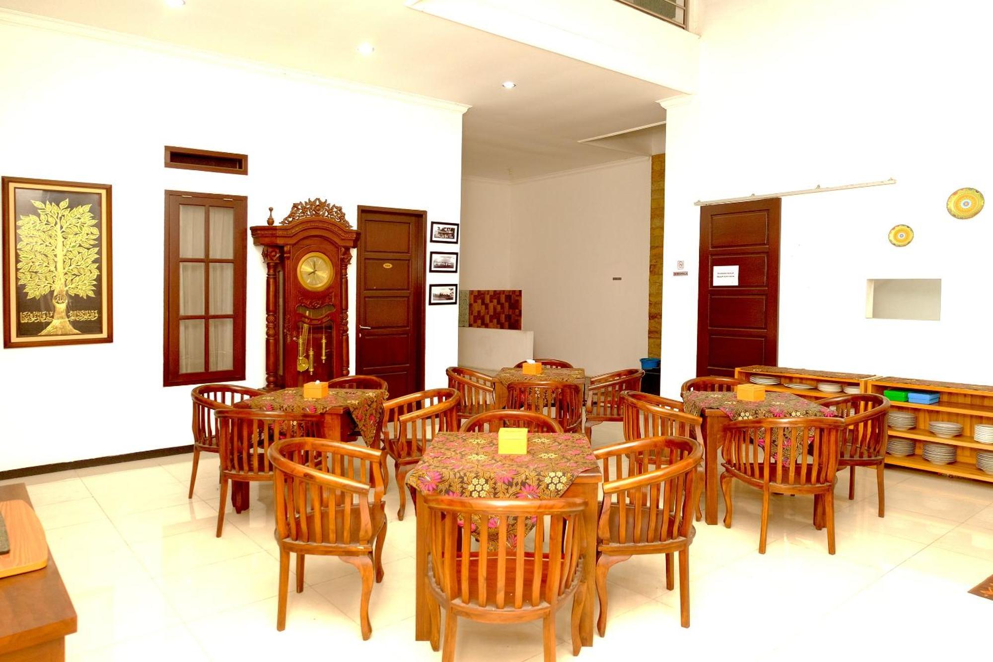 Oyo 350 D' Maktab Homestay Syariah Malang Exteriör bild