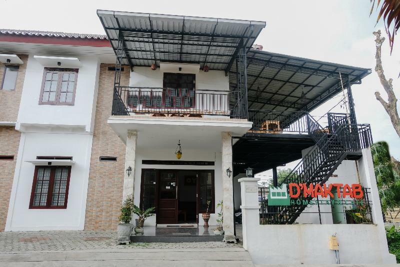Oyo 350 D' Maktab Homestay Syariah Malang Exteriör bild