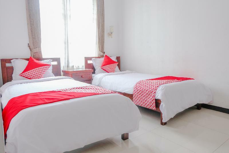 Oyo 350 D' Maktab Homestay Syariah Malang Exteriör bild